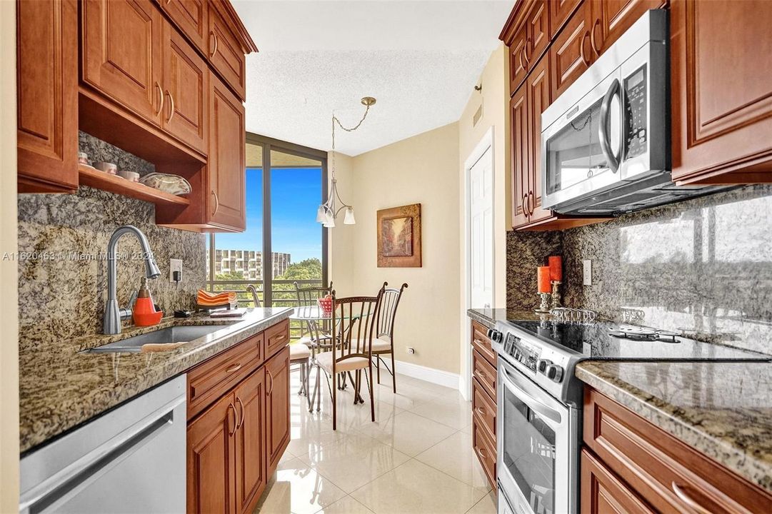 Active With Contract: $2,500 (2 beds, 2 baths, 1407 Square Feet)