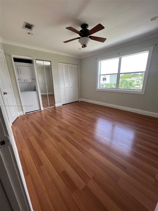 Recently Rented: $1,990 (2 beds, 1 baths, 1054 Square Feet)