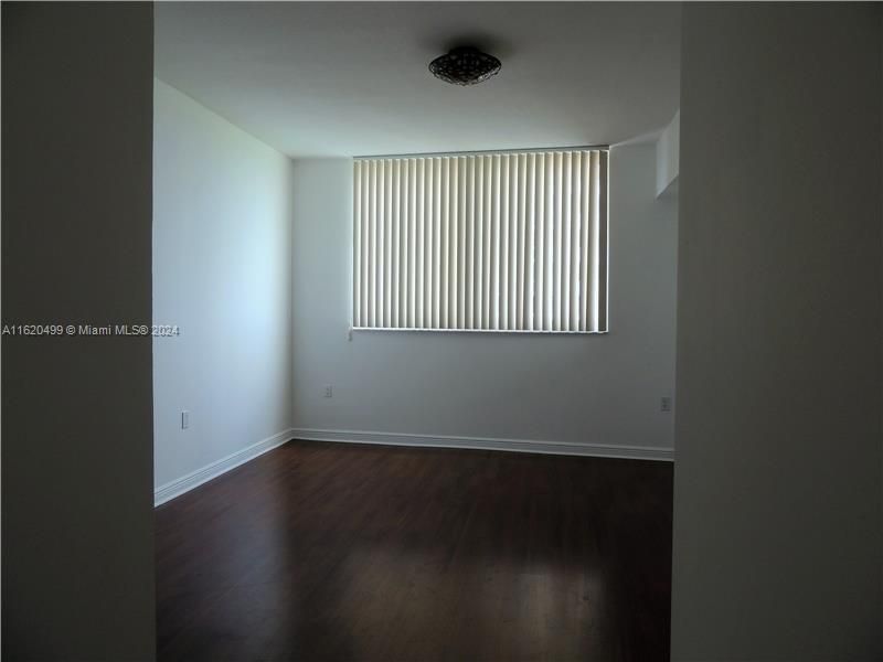 Recently Rented: $2,399 (1 beds, 1 baths, 915 Square Feet)
