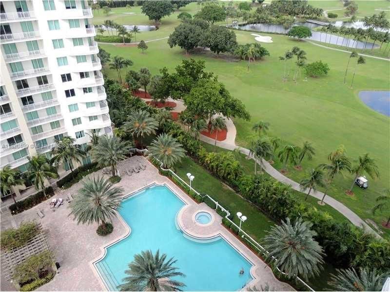 Recently Rented: $2,399 (1 beds, 1 baths, 915 Square Feet)