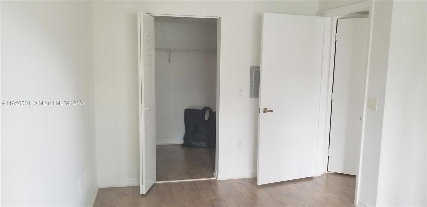 For Rent: $1,700 (1 beds, 1 baths, 746 Square Feet)