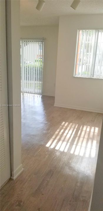 For Rent: $1,700 (1 beds, 1 baths, 746 Square Feet)