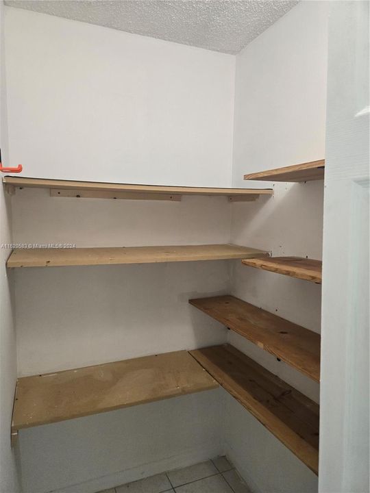 Recently Rented: $3,350 (3 beds, 2 baths, 1921 Square Feet)