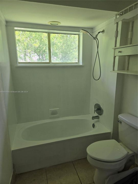 Recently Rented: $3,350 (3 beds, 2 baths, 1921 Square Feet)