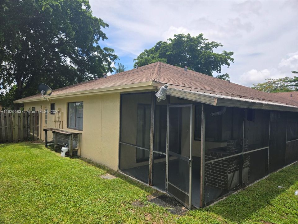 Recently Rented: $3,350 (3 beds, 2 baths, 1921 Square Feet)