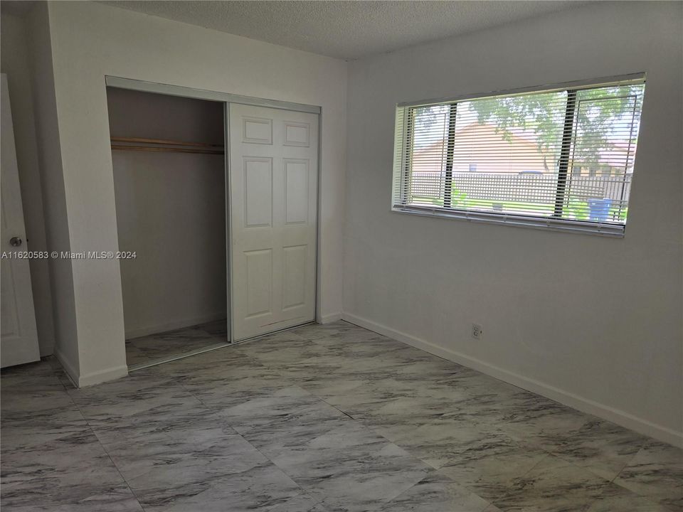 Recently Rented: $3,350 (3 beds, 2 baths, 1921 Square Feet)