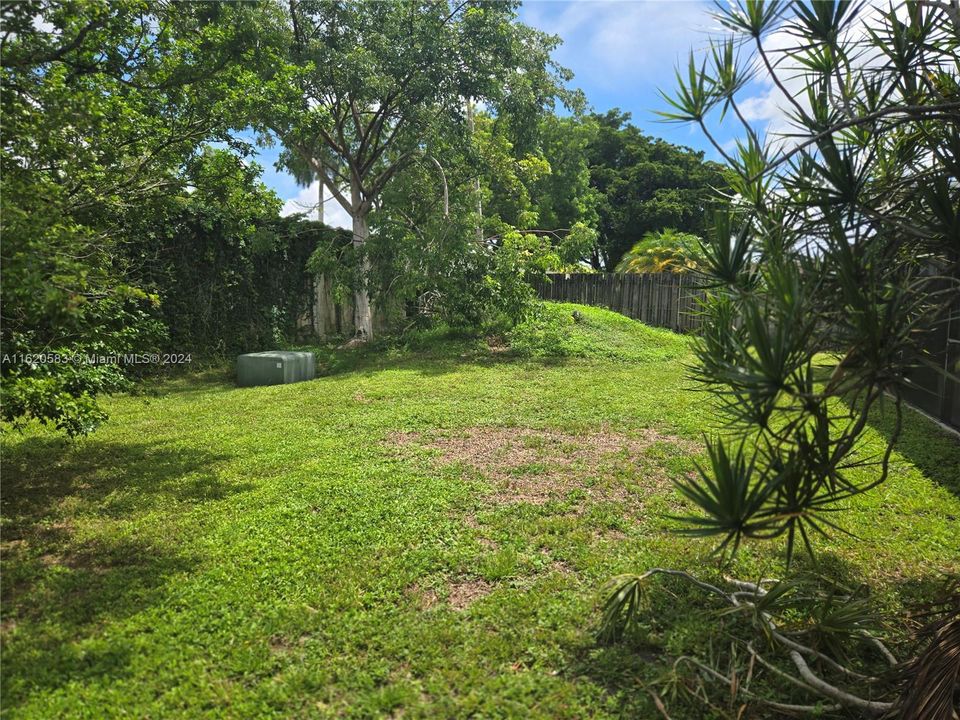 Recently Rented: $3,350 (3 beds, 2 baths, 1921 Square Feet)