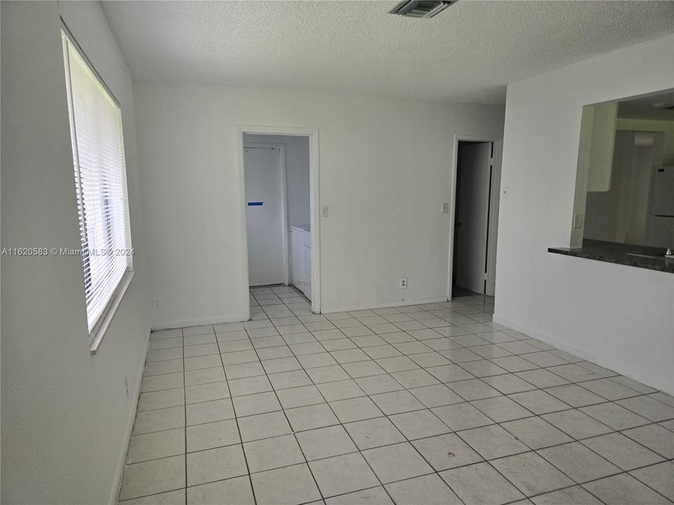 Recently Rented: $3,350 (3 beds, 2 baths, 1921 Square Feet)