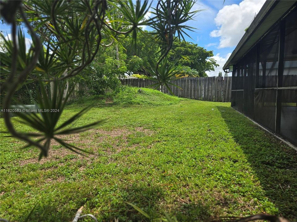 Recently Rented: $3,350 (3 beds, 2 baths, 1921 Square Feet)