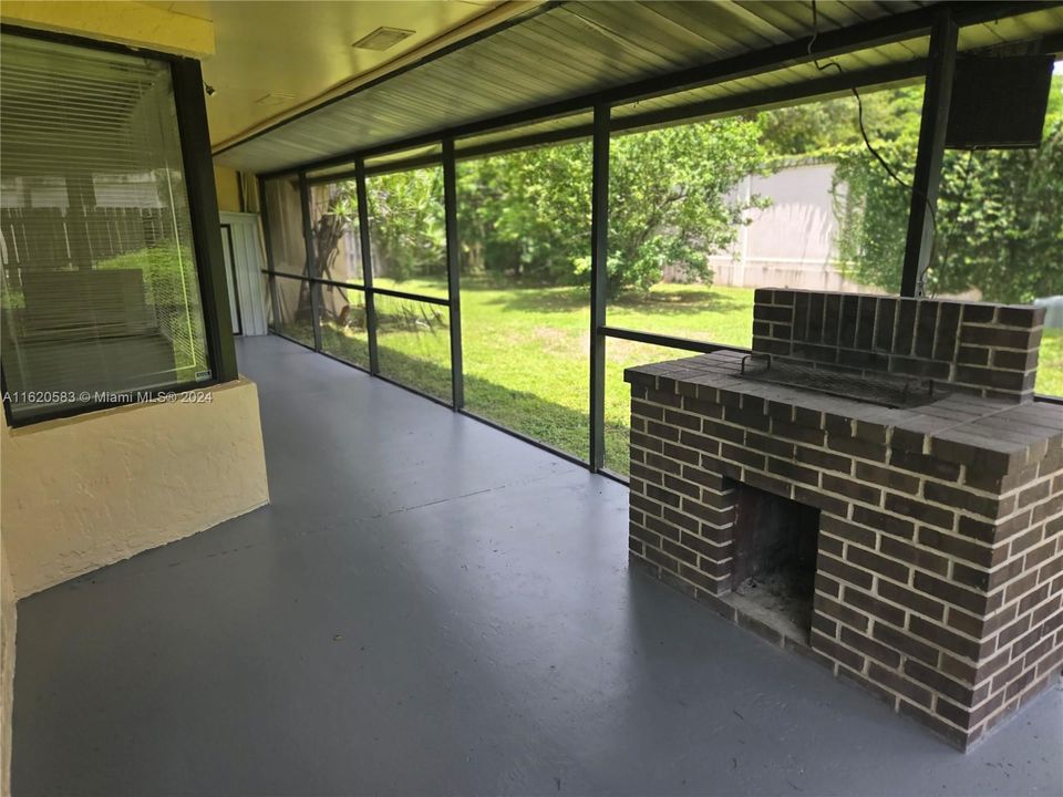 Recently Rented: $3,350 (3 beds, 2 baths, 1921 Square Feet)