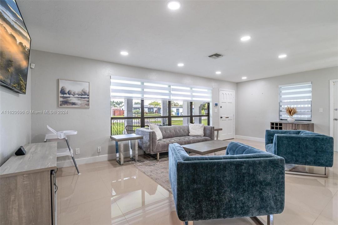 Recently Sold: $530,000 (3 beds, 2 baths, 1816 Square Feet)