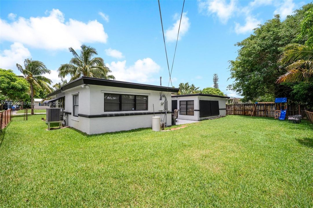 Recently Sold: $530,000 (3 beds, 2 baths, 1816 Square Feet)