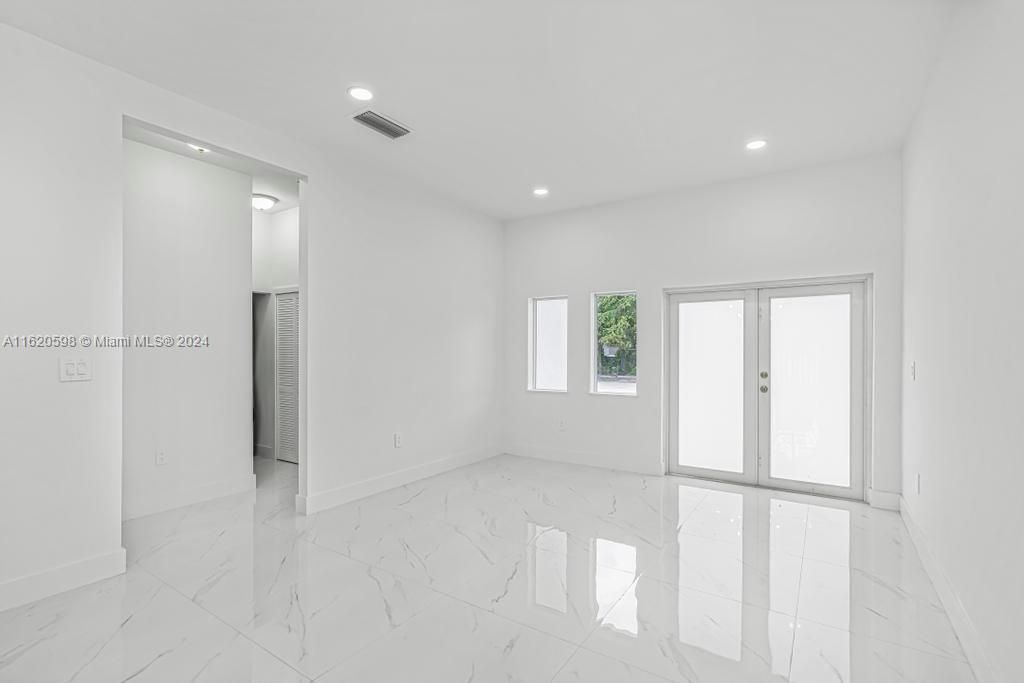 Недавно арендовано: $3,100 (3 спален, 2 ванн, 0 Квадратных фут)