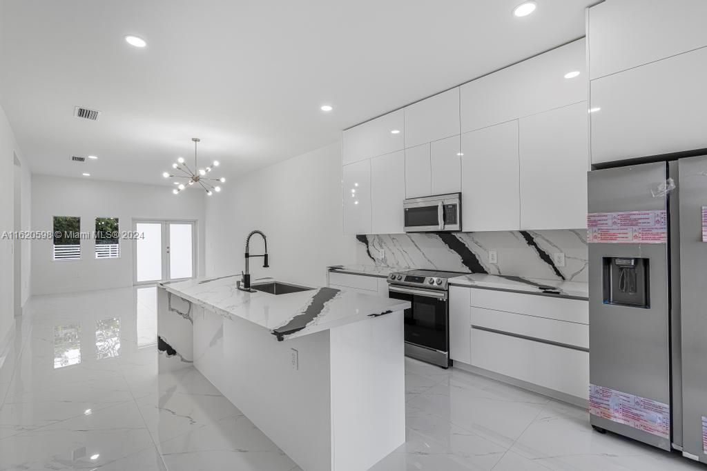 Недавно арендовано: $3,100 (3 спален, 2 ванн, 0 Квадратных фут)