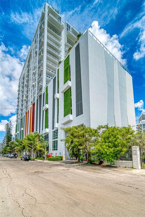 For Sale: $1,299,000 (2 beds, 2 baths, 1369 Square Feet)