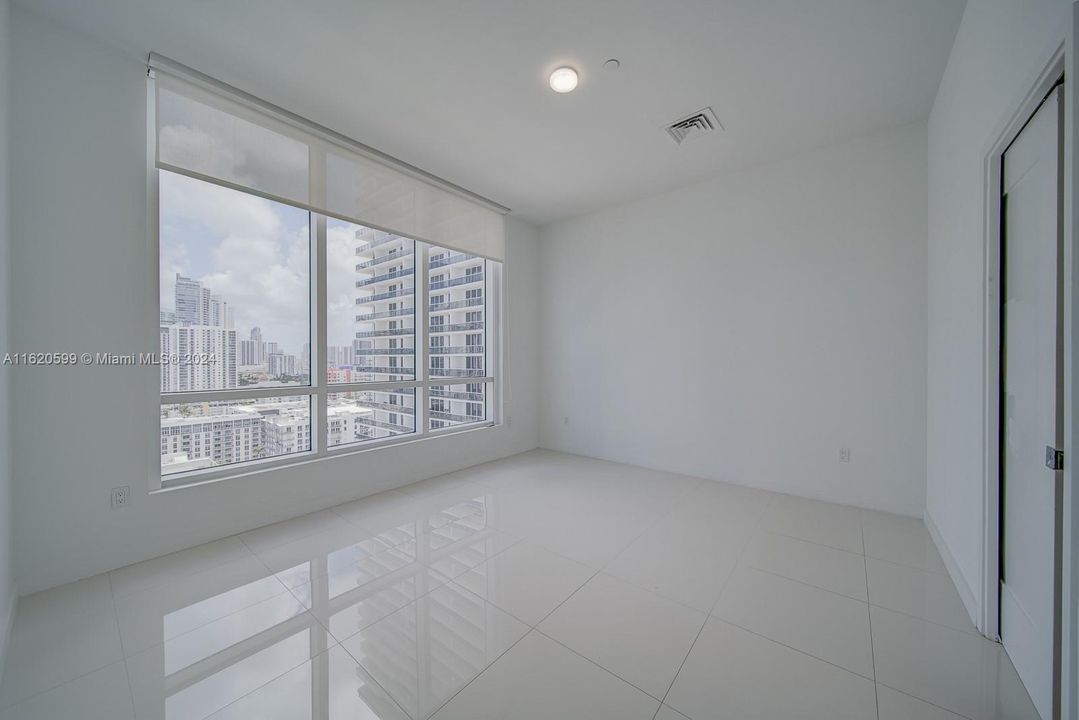 For Sale: $1,299,000 (2 beds, 2 baths, 1369 Square Feet)