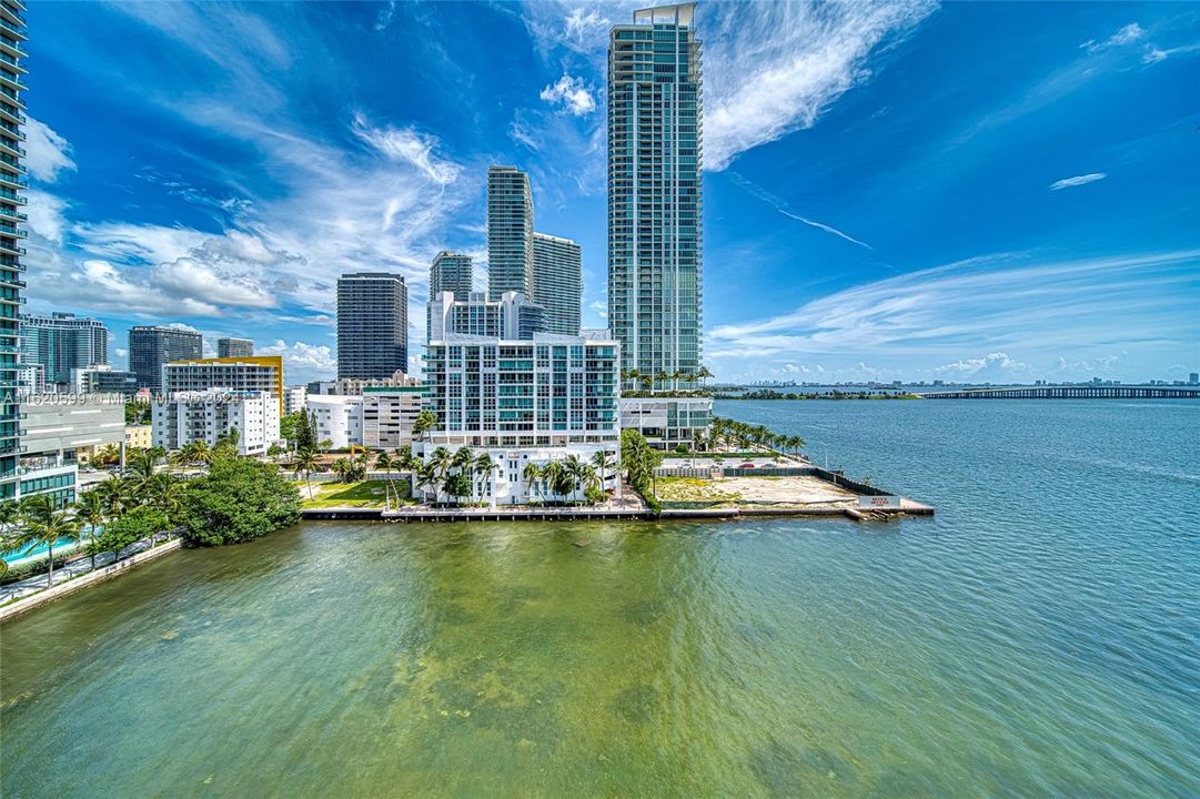 For Sale: $1,299,000 (2 beds, 2 baths, 1369 Square Feet)
