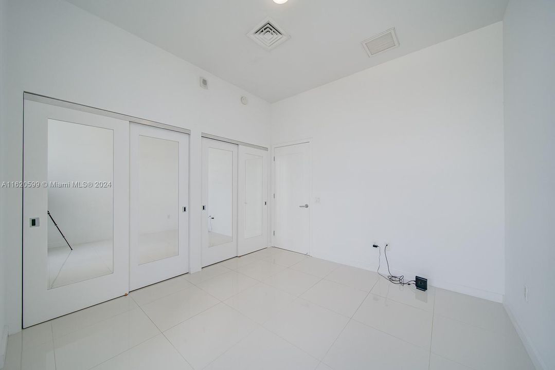 For Sale: $1,299,000 (2 beds, 2 baths, 1369 Square Feet)
