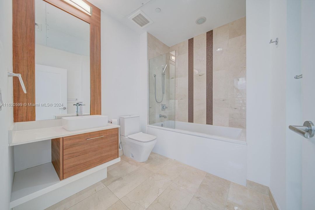 For Sale: $1,299,000 (2 beds, 2 baths, 1369 Square Feet)