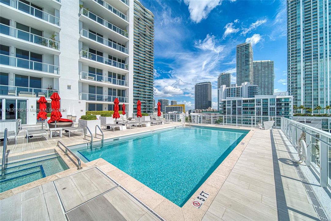 For Sale: $1,299,000 (2 beds, 2 baths, 1369 Square Feet)