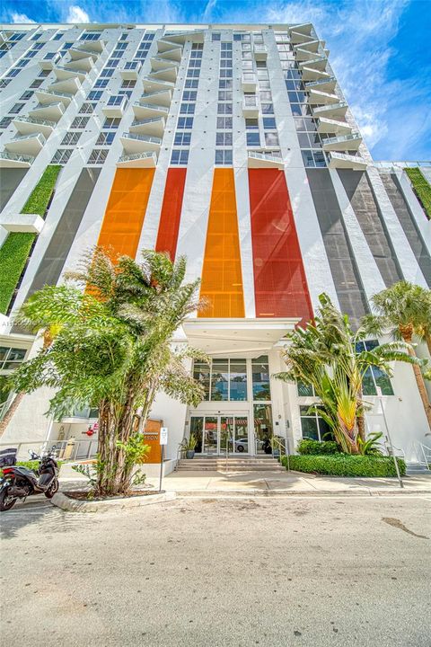 For Sale: $1,299,000 (2 beds, 2 baths, 1369 Square Feet)