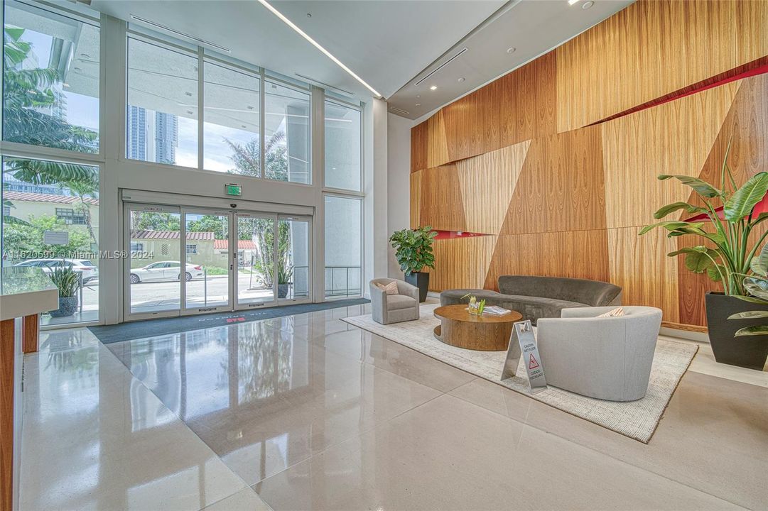 For Sale: $1,299,000 (2 beds, 2 baths, 1369 Square Feet)