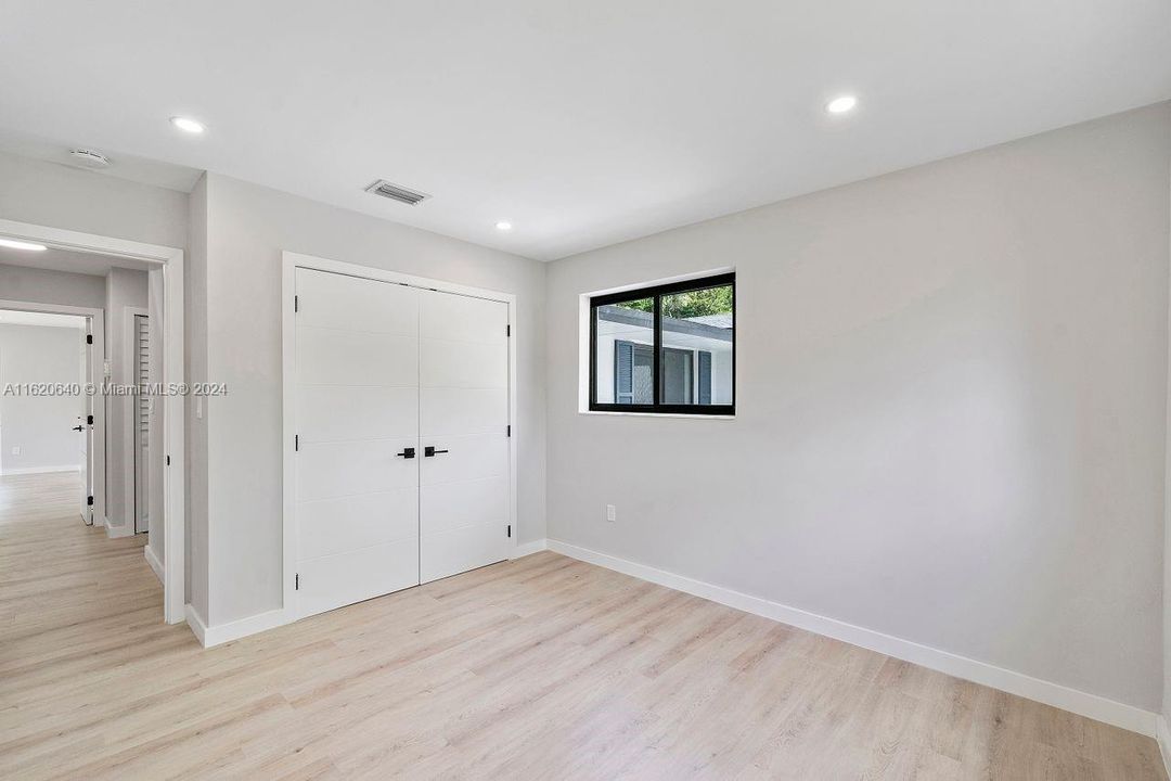 Recently Rented: $5,600 (4 beds, 3 baths, 1726 Square Feet)