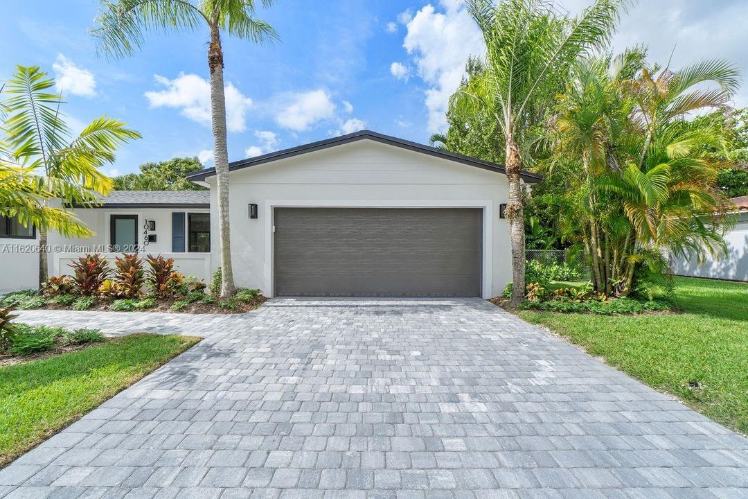 Recently Rented: $5,600 (4 beds, 3 baths, 1726 Square Feet)