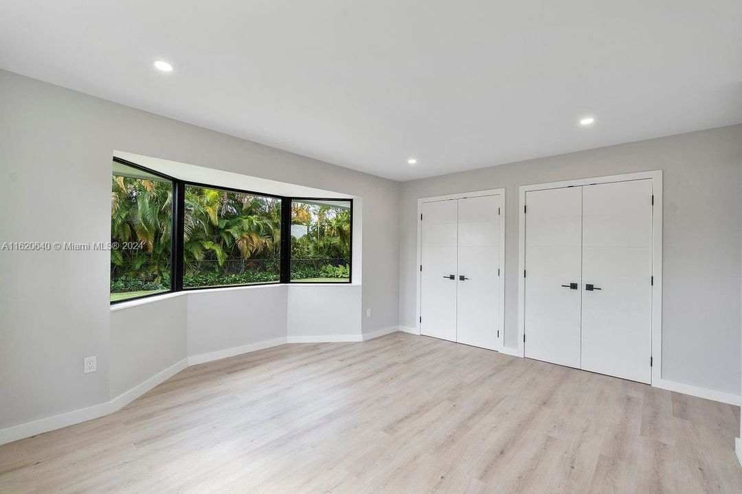 Recently Rented: $5,600 (4 beds, 3 baths, 1726 Square Feet)