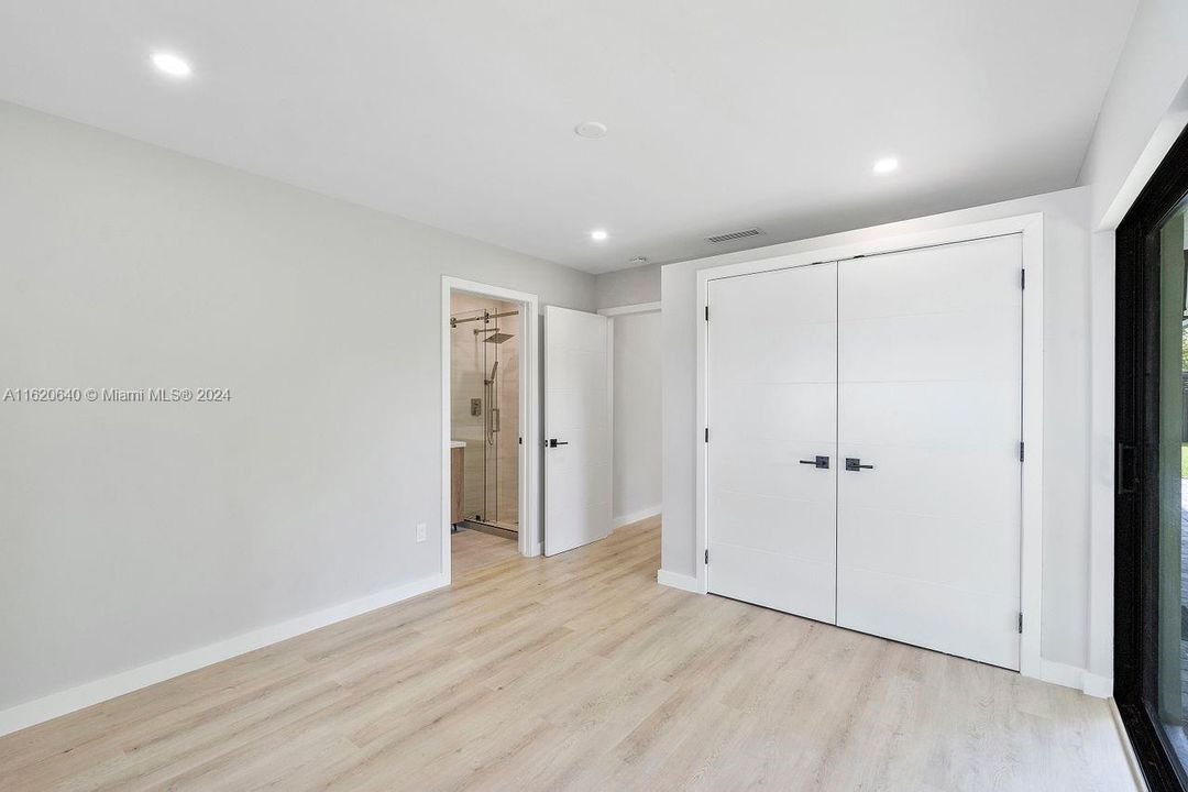 Recently Rented: $5,600 (4 beds, 3 baths, 1726 Square Feet)