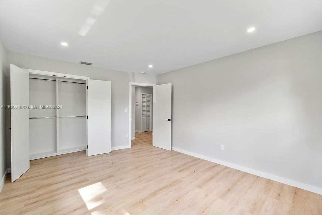 Recently Rented: $5,600 (4 beds, 3 baths, 1726 Square Feet)