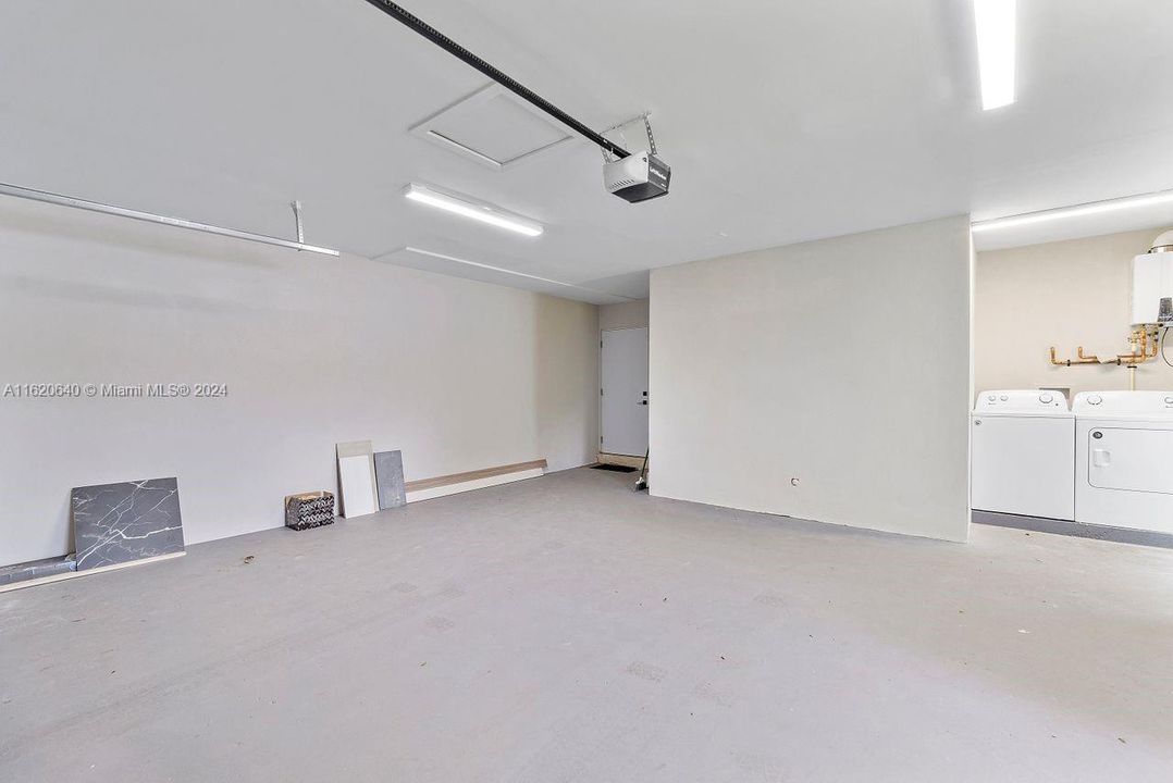 Recently Rented: $5,600 (4 beds, 3 baths, 1726 Square Feet)