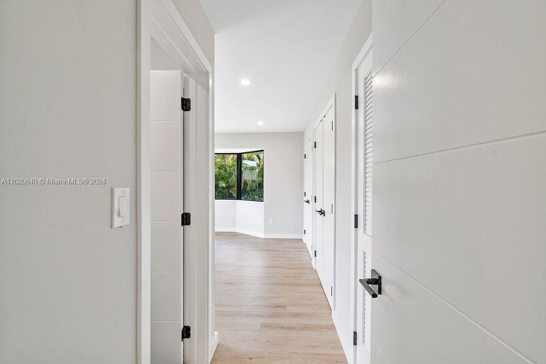 Recently Rented: $5,600 (4 beds, 3 baths, 1726 Square Feet)