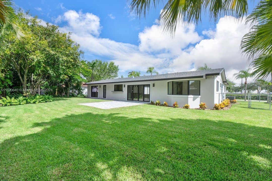 Recently Rented: $5,600 (4 beds, 3 baths, 1726 Square Feet)