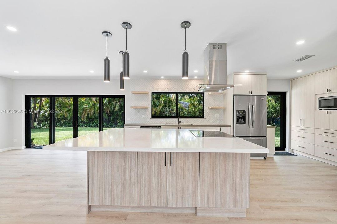 Recently Rented: $5,600 (4 beds, 3 baths, 1726 Square Feet)