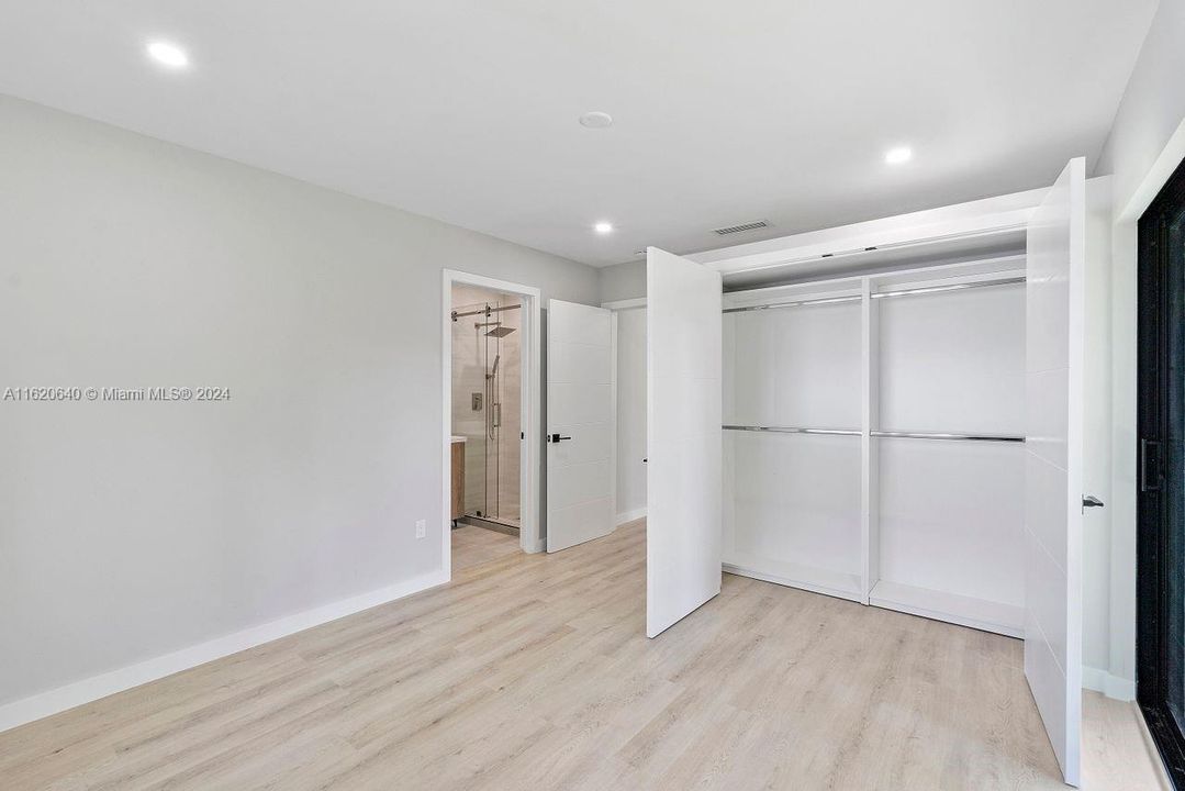 Recently Rented: $5,600 (4 beds, 3 baths, 1726 Square Feet)