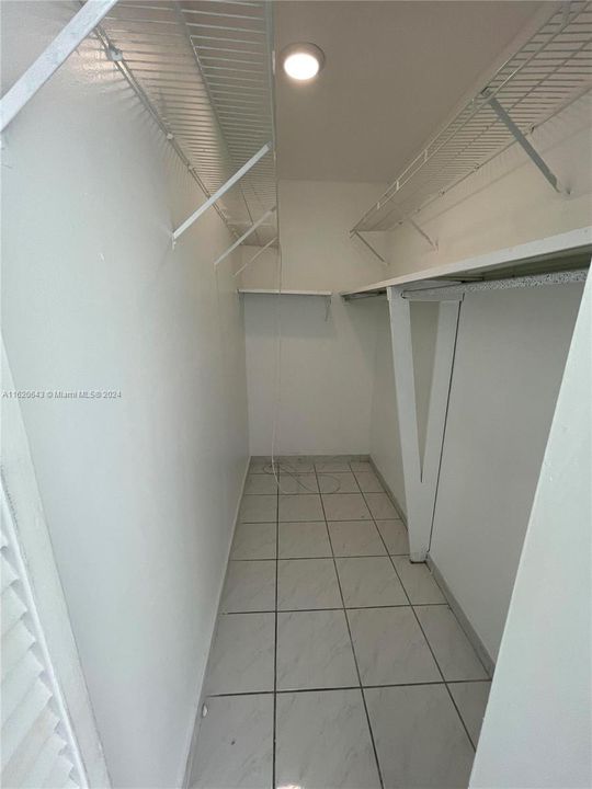 Recently Rented: $2,450 (2 beds, 2 baths, 789 Square Feet)