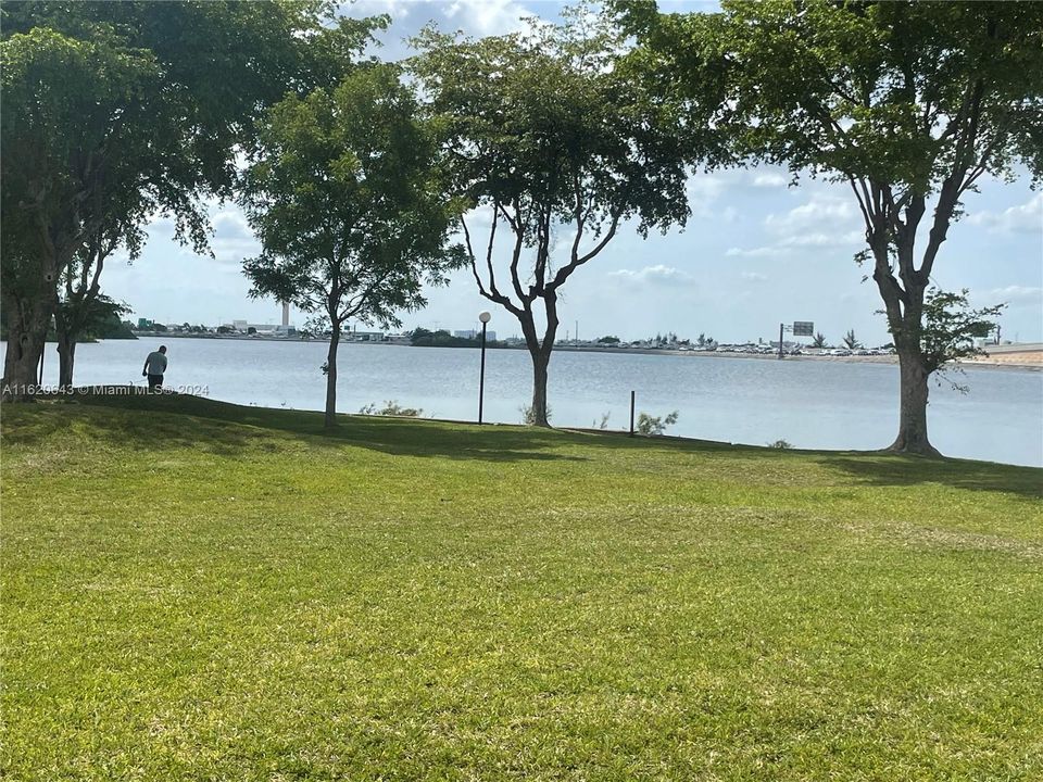 Recently Rented: $2,450 (2 beds, 2 baths, 789 Square Feet)