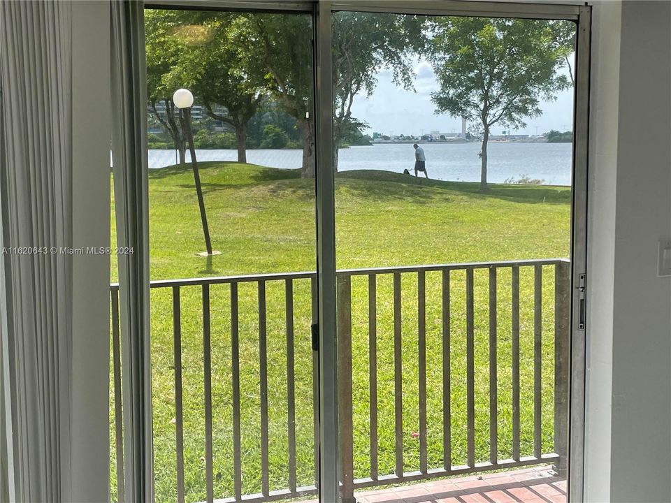 Recently Rented: $2,450 (2 beds, 2 baths, 789 Square Feet)