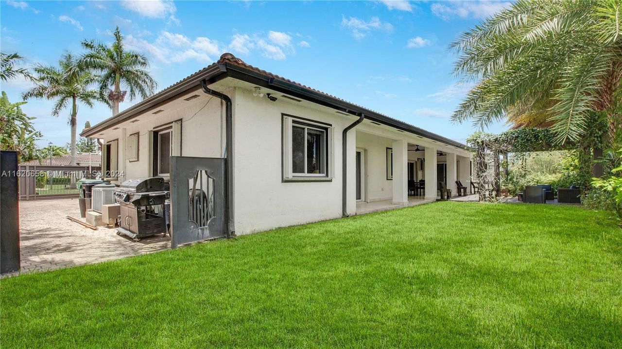 En Venta: $1,195,000 (4 camas, 4 baños, 2843 Pies cuadrados)