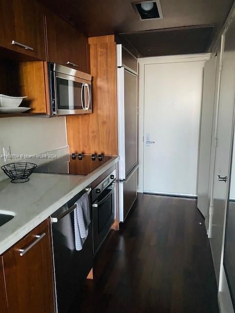 Recently Rented: $2,300 (0 beds, 1 baths, 443 Square Feet)