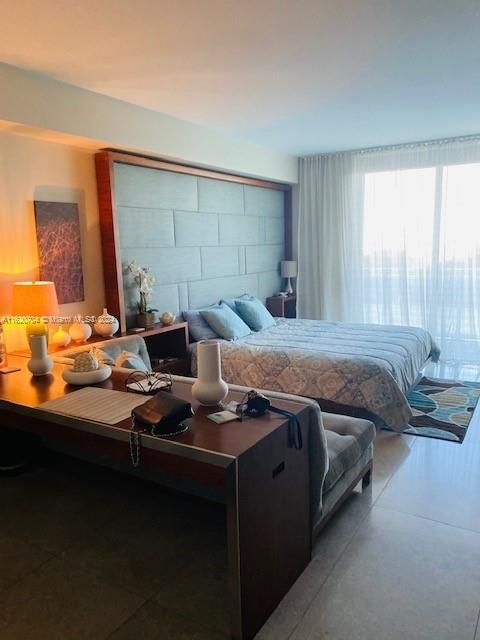 Recently Rented: $2,300 (0 beds, 1 baths, 443 Square Feet)