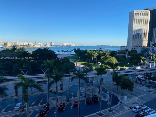 Recently Rented: $2,300 (0 beds, 1 baths, 443 Square Feet)