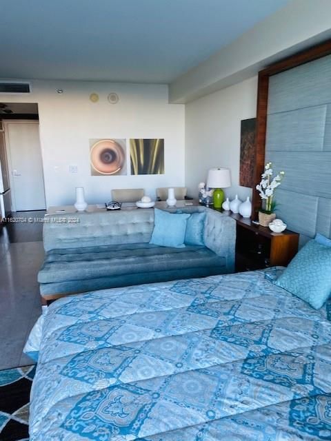 Recently Rented: $2,300 (0 beds, 1 baths, 443 Square Feet)