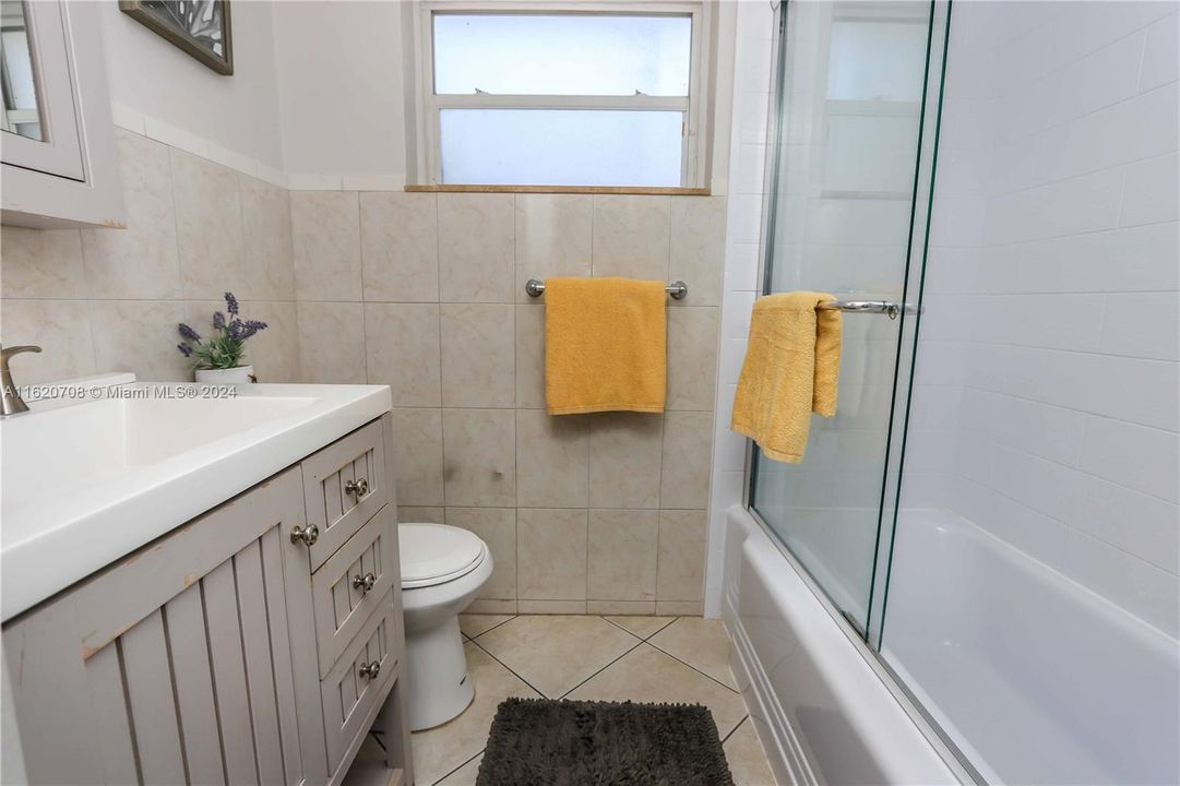 Recently Sold: $699,000 (3 beds, 2 baths, 1585 Square Feet)