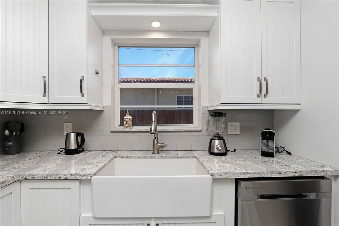 Recently Sold: $699,000 (3 beds, 2 baths, 1585 Square Feet)