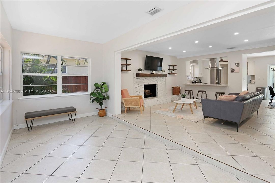 Recently Sold: $699,000 (3 beds, 2 baths, 1585 Square Feet)
