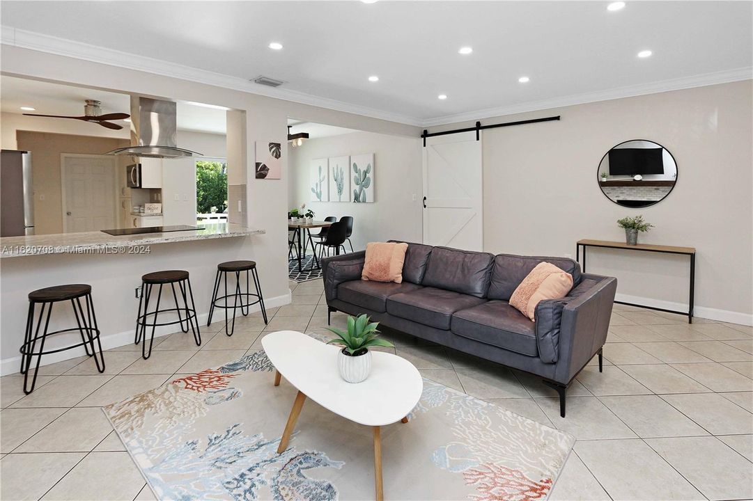 Recently Sold: $699,000 (3 beds, 2 baths, 1585 Square Feet)