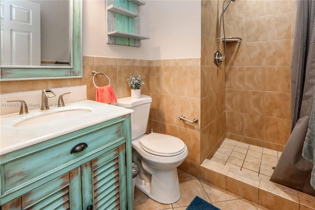 Recently Sold: $699,000 (3 beds, 2 baths, 1585 Square Feet)