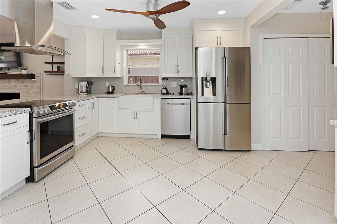 Recently Sold: $699,000 (3 beds, 2 baths, 1585 Square Feet)